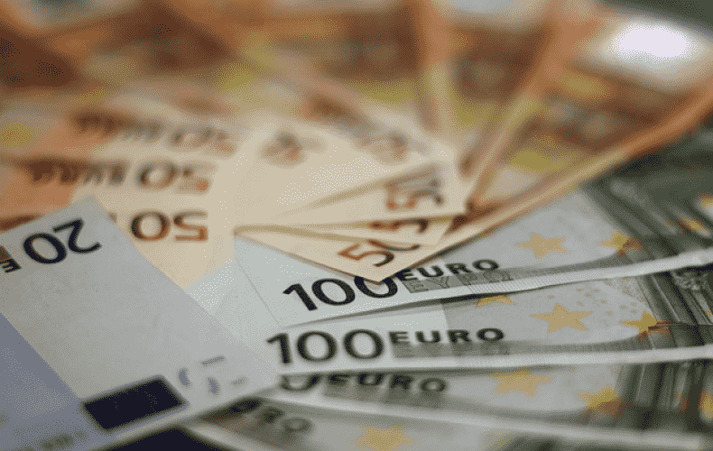 Low-income earners receive one-time payment of 200 euros