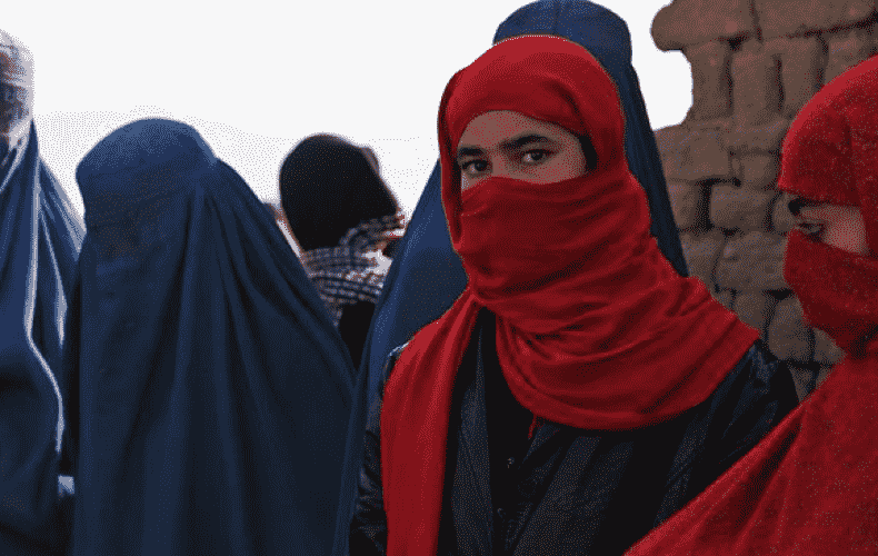 Taliban prescribes women burqa in public