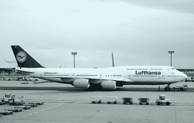 Lufthansa boss expects no improvement in flight chaos until winter