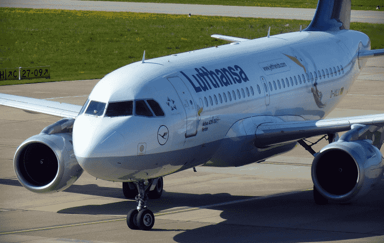 Lufthansa Flight Attendants to Get Higher Pay Through Collective Bargaining Agreement