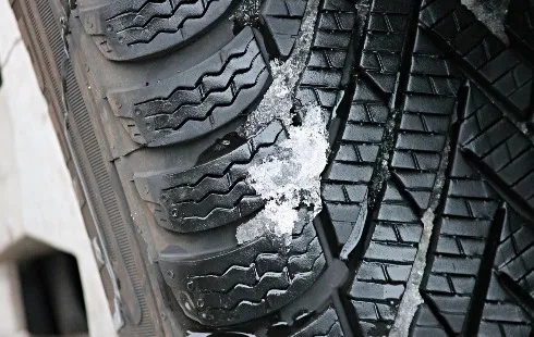 New Regulations Mandate Winter Tires for Trucks for Five Months Annually