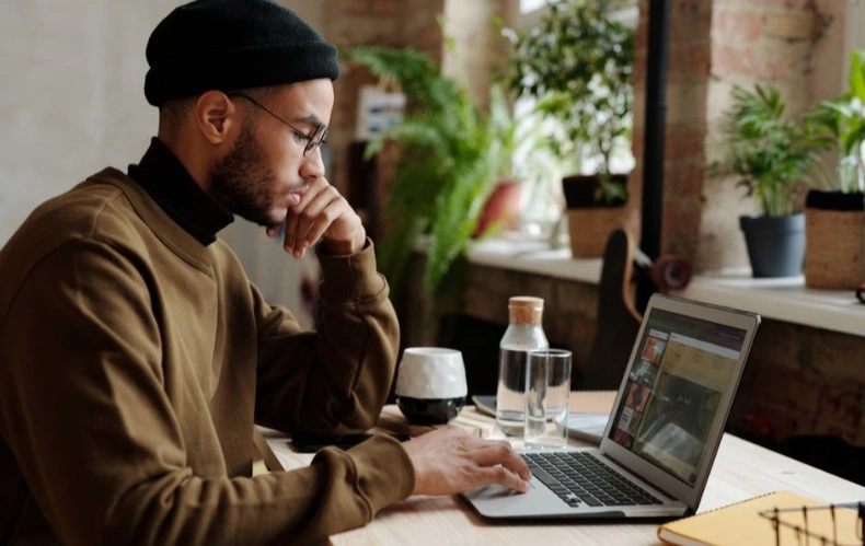 Freelancing in France as a Foreigner: What Your Residence Permit Actually Needs to Say