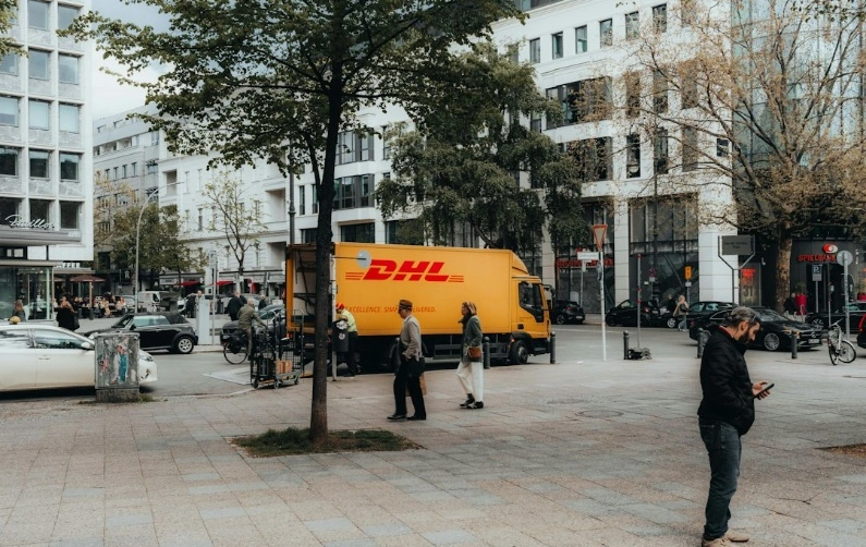 Evacuation at DHL Center in Germany due to mercury fears