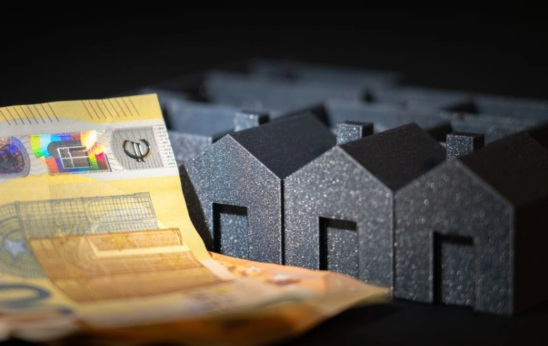 Rising property prices despite declining demand