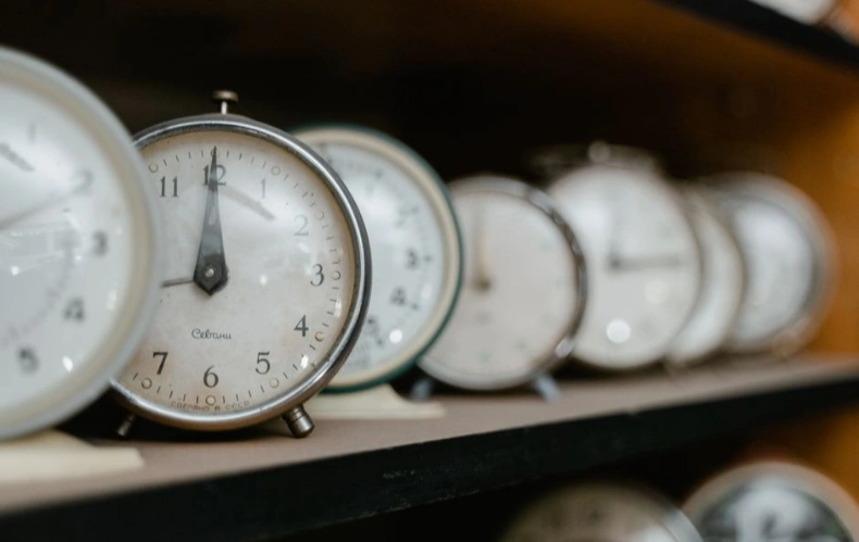 Clocks Go Back in France on October 25, 2026, the Earliest Date Possible