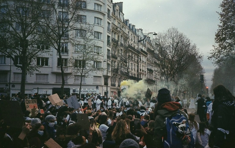 Bastille to Nation March Authorized for Saturday as Paris Curfew Continues Through the Weekend