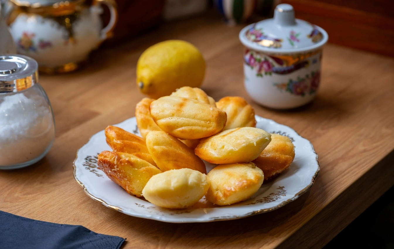 Baking Tarte Tatin and Madeleines With the Mamies of Montmartre
